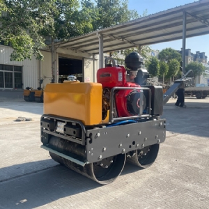 手扶压路机SVH60C